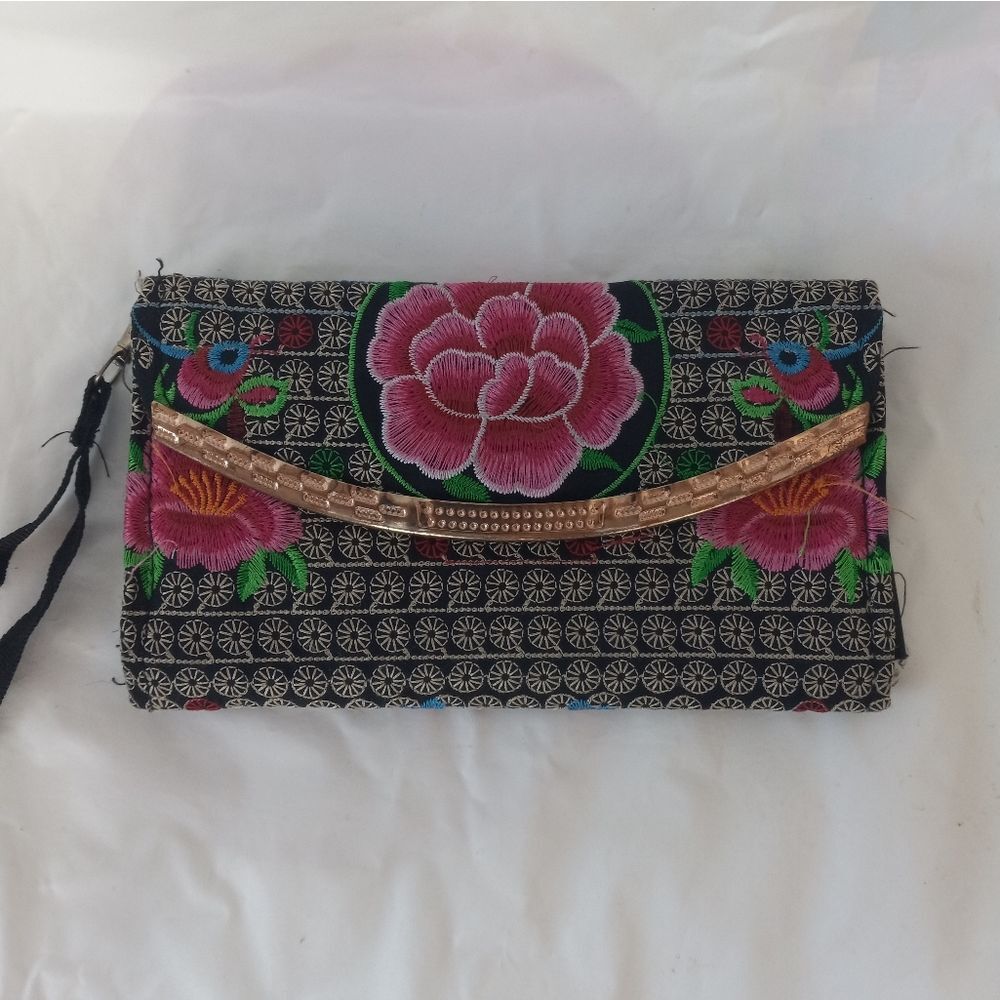 Embroided Hand Wallet